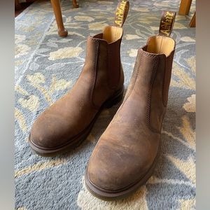 Dr. Marten 2976 Crazy Horse Womens 9 Chelsea boot